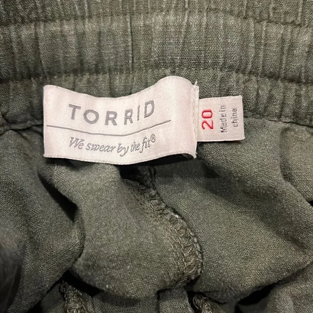Torrid 5 Inch Pull-On Linen Blend Mid-Rise Short 20